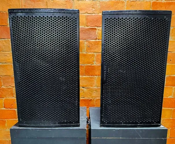 Par Caixas Lines Ativas ATTACK VRV 112A 2 Drives + 1x12 950w RMS Cada N Taigar Nhl RCF EV