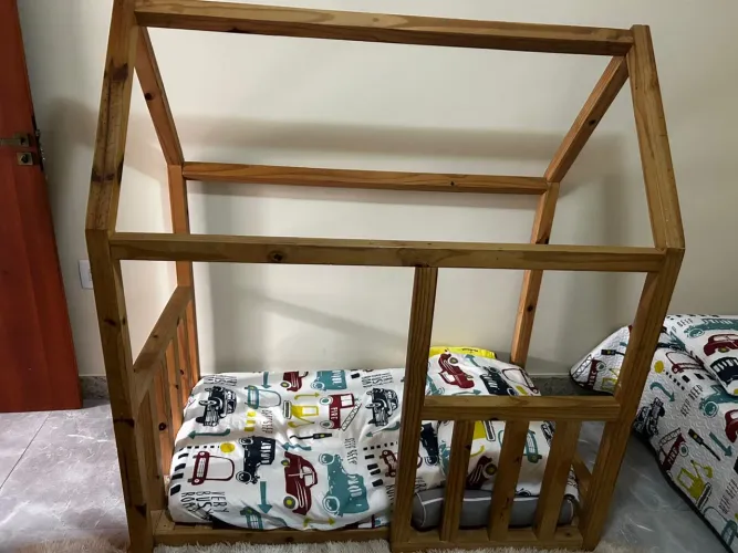 Cama infantil montessoriana casinha
