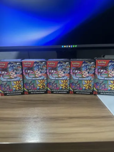 Mini Booster Box Pokémon Caos Ascendente