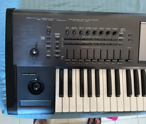 Teclado Korg kronos X61