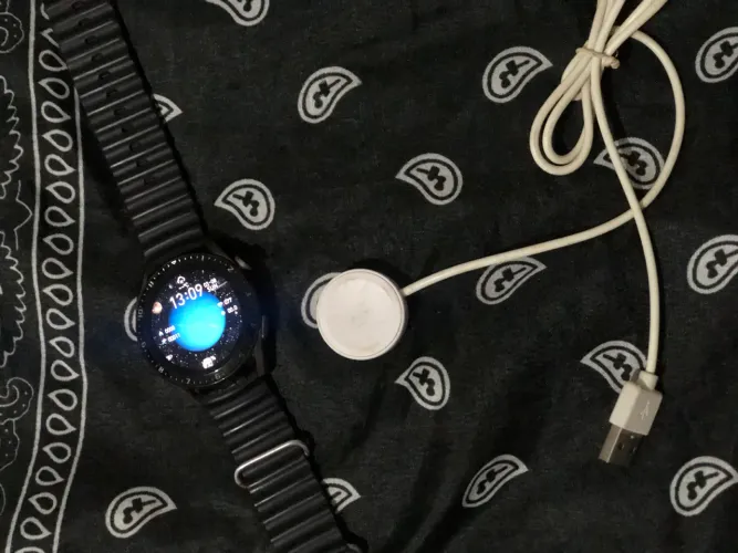 Smartwhatch Estilo esportivo Preto -Tela toch, Pulseira de silicone e carreg. por indução