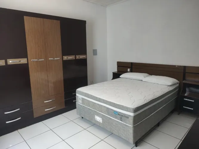 Cama semi nova da Probel + cabeceira + guarda roupa
