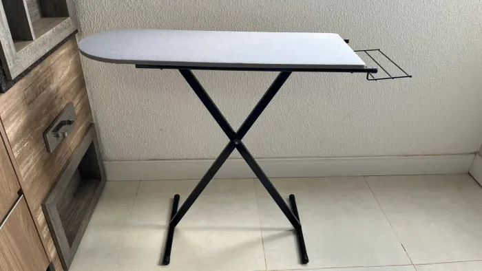 TÁBUA/MESA DE PASSAR ROUPA