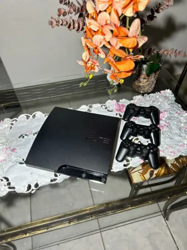 Ps3 Slim +3 Controles / Feito Limpeza e revisão 