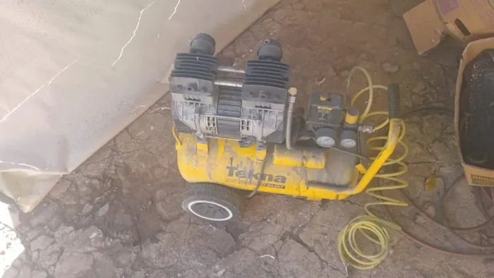 Compressor top