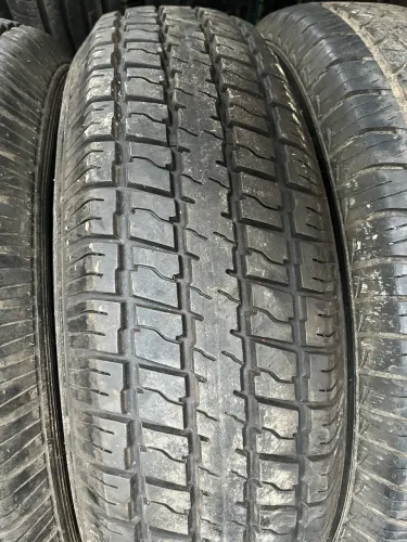 Par de pneus 15 para VAN 205/75 R15C semi novos ( 205/70/15 c )