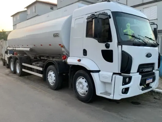 Ford Cargo 2428 , 8X2 Bi Truck , Ano 2012 , Tanque de Combustivel .