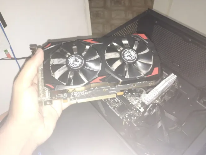 Placa de vídeo RX 580 8gb ddr5 toda 10