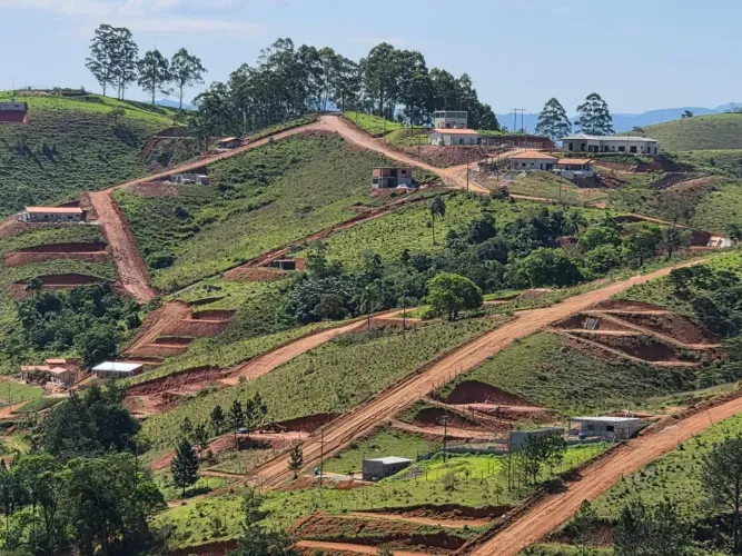 ATENÇÃO: LOTES DE 600M² A PARTIR DE R$ 70 MIL!