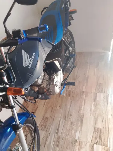 Vendo ou troco Fan KS 2010 de Leilão