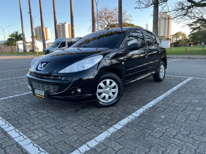 Peugeot 207 XR 1.4 Flex 8V 5P 2011