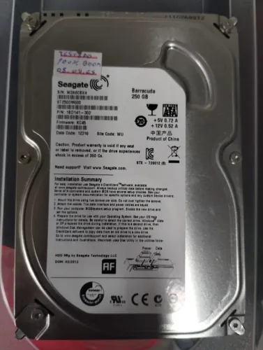 HD Sata Seagate - Barracuda; 250GB; 3.5; S/N: W2A8CBX4; ST250DM000; Cor Prateado
