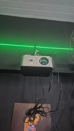PROJETOR + TELA DE PROJEÇÃO