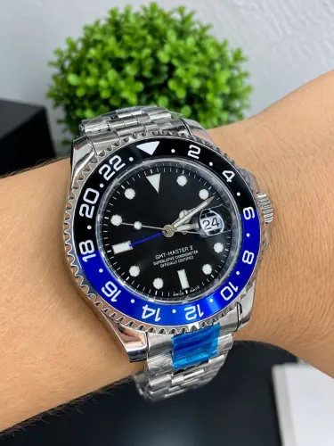 Relógio Gmt com Catraca giratória