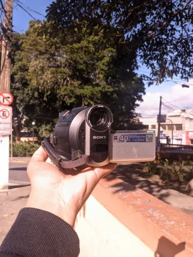 Sony Handycam (DCR-HC52)