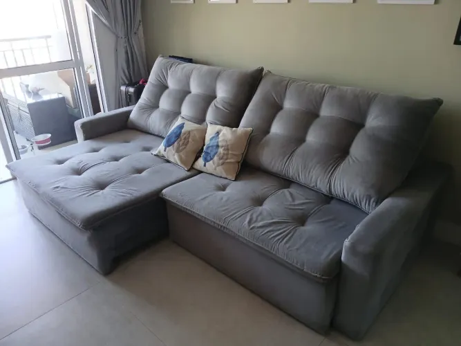 Largura 2,70m<br>Aberto 180cm<br>Fechado 125cmSofá retrátil e reclinavel cinza 2,70
