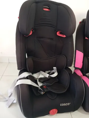 Cadeirinha e assento da Cosco