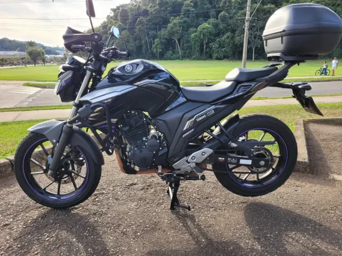 Vendo Fazer 250