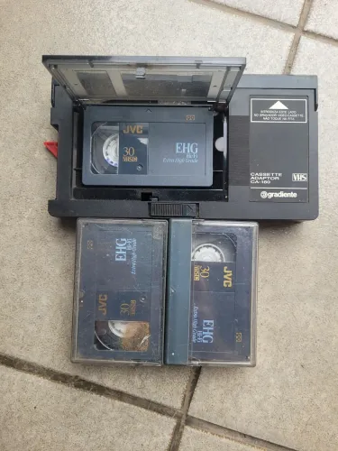 Kit Adaptador De Fita Cassete VHS-C Para VHS + 3 Fitas Usadas