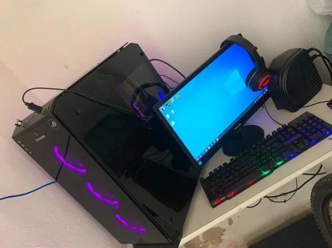 Pc bom e conservado