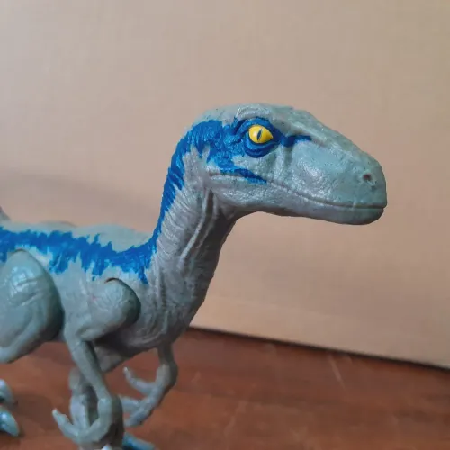 Velociraptor Blue Jurassic world