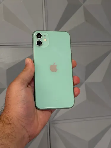 iPhone 11 verde 64 GB 81% original