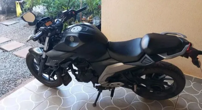 VENDO FZ25 PRETA - ÚNICO DONO