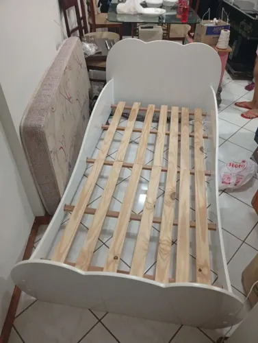 Vendo cama de solteiro 