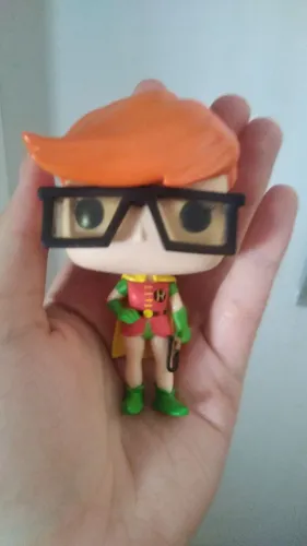Funko pop dc Robin Carrie sem caixa