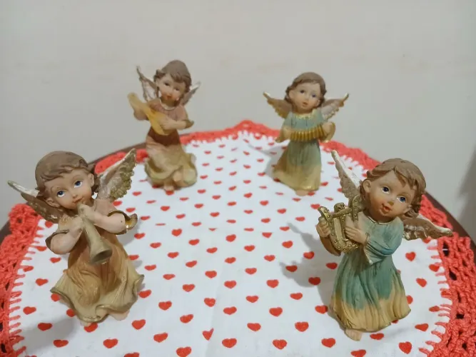 Anjos músicos ( bibelôs de resina)