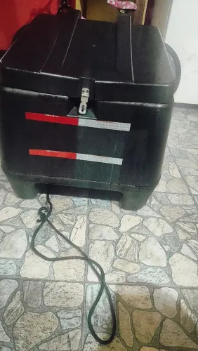 Baú de entrega 100 litros com suporte