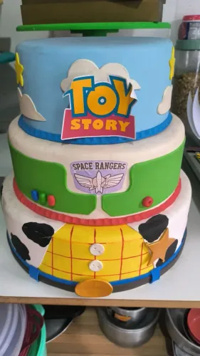 Bolo Fake de Biscuit Toy Story 