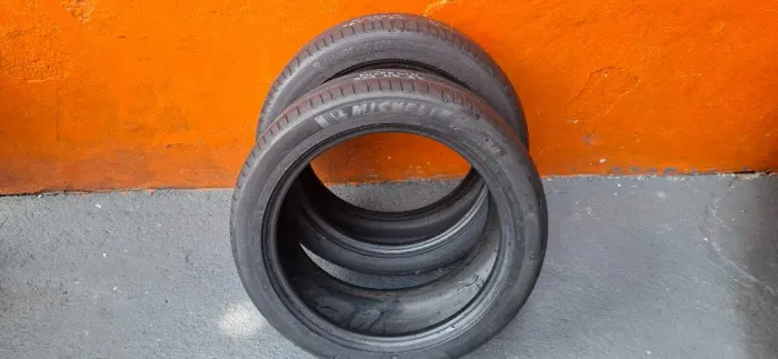 Par de Pneus Aro 17 Michelin 225 x 45 Primacy4_Aceito Cartão*