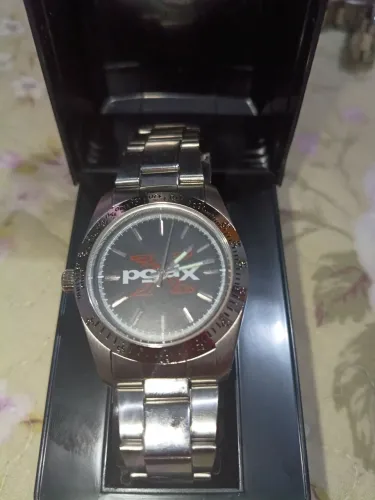 Relógio MR novo precisa trocar a bateria pois ficou muito tempo guardado 