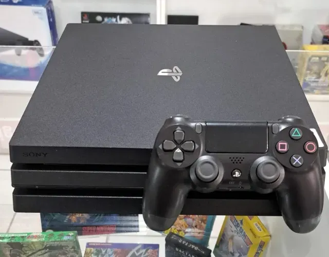 PS4 PRO 1TB D3S3L0QU34D0 com 22 jogos