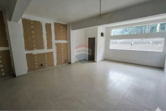 Sala super nova confortável no Centro para locação