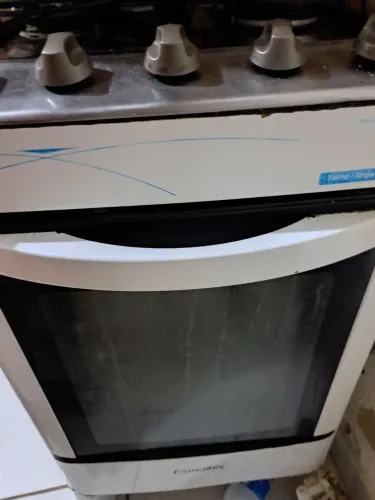 Vendo fogão 4 bocas automático.