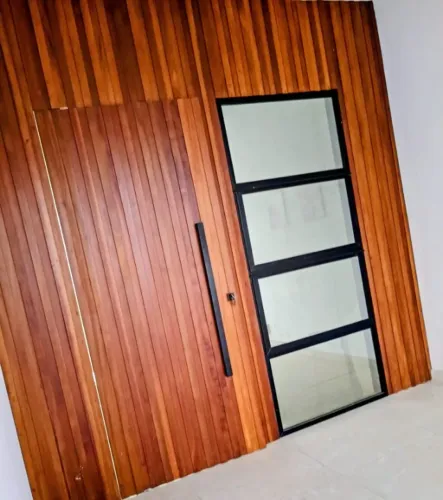 Alugo casa nova, 03 quartos, suite, sala, cozinha, garagem para 03 carros, bairro estacao
