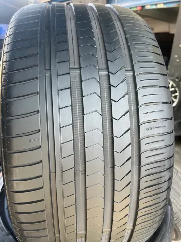 Pneu aro 22 315/35/22