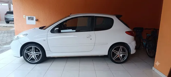 Peugeot 207 XR 1.4 Flex 8V 3P 2013