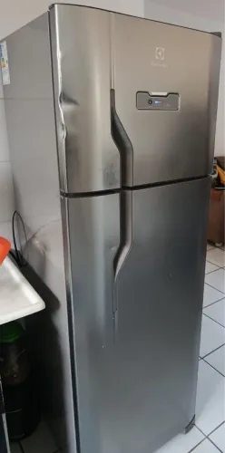 GELADEIRA ELECTROLUX INOX - ESPAÇOSA, MODERNA E FUNCIONANDO PERFEITAMENTE!