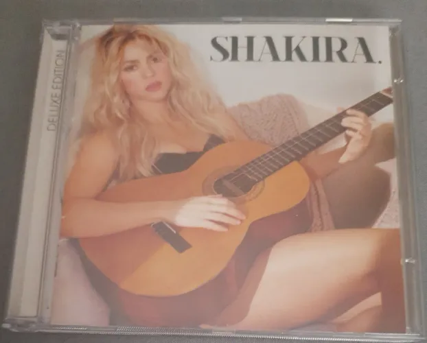 3 CDs da Shakira