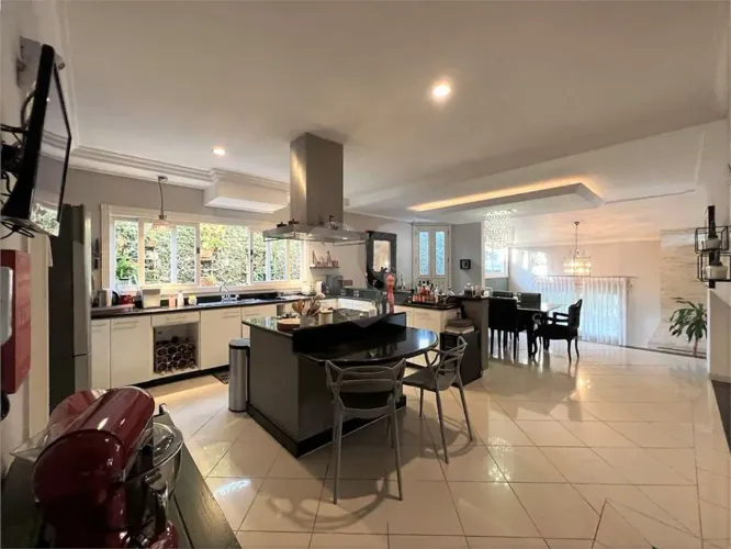 Casa à venda com 4 suítes em Vila Santo Antônio, Cotia - SP
