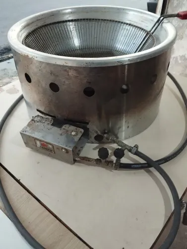 Vendo uma fritadeira a gás R$ 150,00