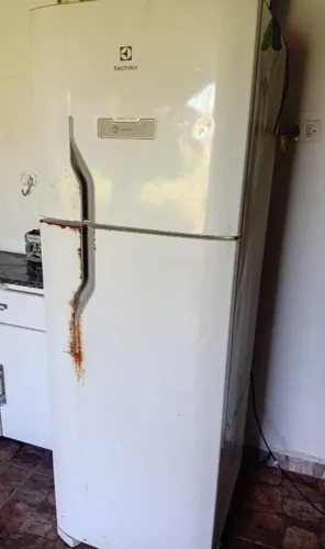 Geladeira Electrolux Frost Free (Leia o anúncio)