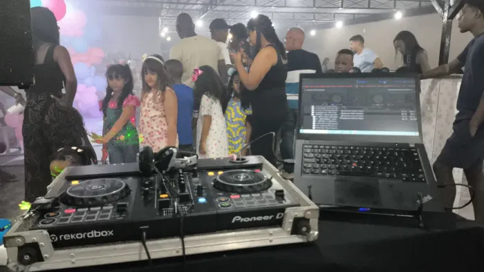 Alugamos som DJ telão vagas aberta atendo todos bairros..ac cartão Pix