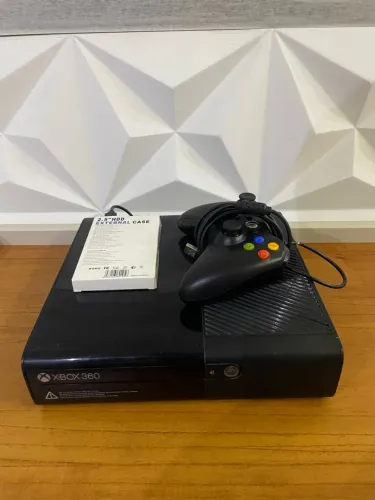 Xbox 360 com HD (+de 50 jogos)