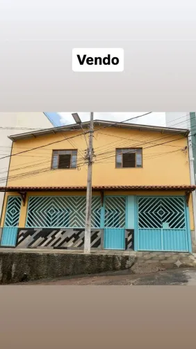 VENDO: Casa situada no Bairro Esplanada. Rua Paulina Miranda.