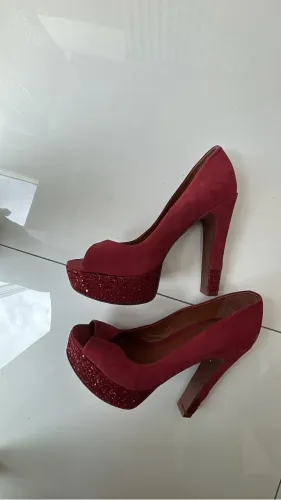 Sapatos salto Schutz tamanho 35