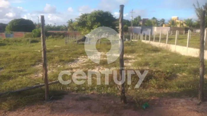Terreno a venda na Estrada Três Porquinhos - Aruana